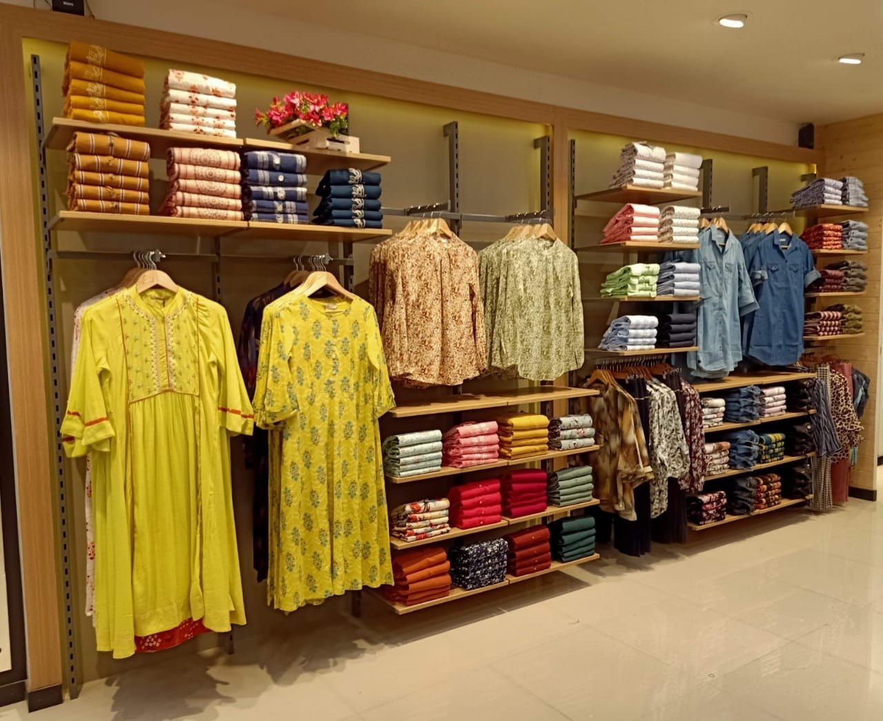 Garment Display Rack — image 2